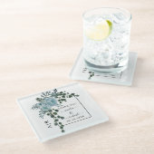 Blütenblumen, Marsch und Monogramm Hochzeit Glasuntersetzer (Schrägansicht)