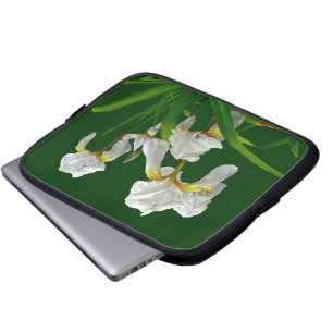 Blütenblüten aus weißer Bartblüte Laptopschutzhülle