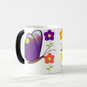 Blütenblüten im Schmetterling Zerstörungsgärten Verwandlungstasse (Vorderseite Links)