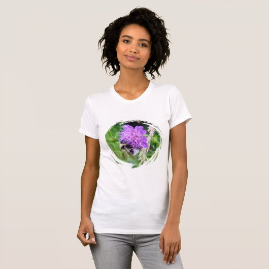 Blütenkraft – Damen T-Shirt mit Hummel-Motiv (Vorne ganz)