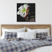 Blütenmädchen Leinwanddruck (Insitu (Schlafzimmer))