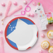 Blütenplatte mit roter Grenze und großer weißer St Pappteller (Party)