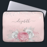 Blütenrosa Blütensilber Glitzer Laptopschutzhülle<br><div class="desc">Ein schicker, rosafarbener Hintergrund mit rosa und weißen Blumen, Silberblättern und Imitaten Glitzer Staub. Personalisieren Sie Ihren Namen und fügen Sie ihn hinzu. Der Name wird mit einem modernen handgeschriebenen Stilskript mit Swashes geschrieben. Um die Swashes behalten, löschen Sie nur den Beispielnamen, verlass die Leerzeichen oder Emoji's vor und nach...</div>