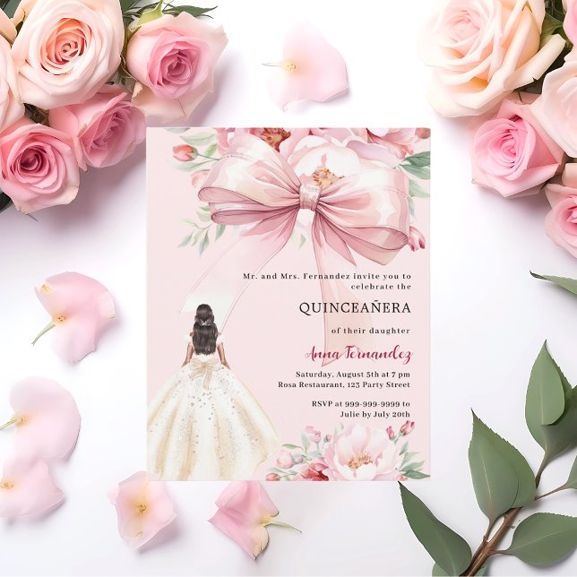 Blütenrosa Bogen Blumenkleid Quinceanera Einladung (Von Creator hochgeladen)