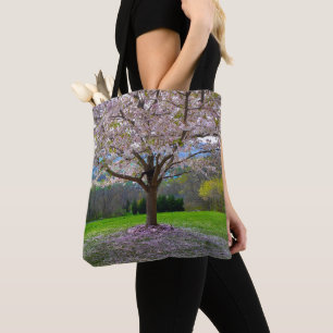 Blütenrosa Kirschblütenbaum mit Holz Tasche