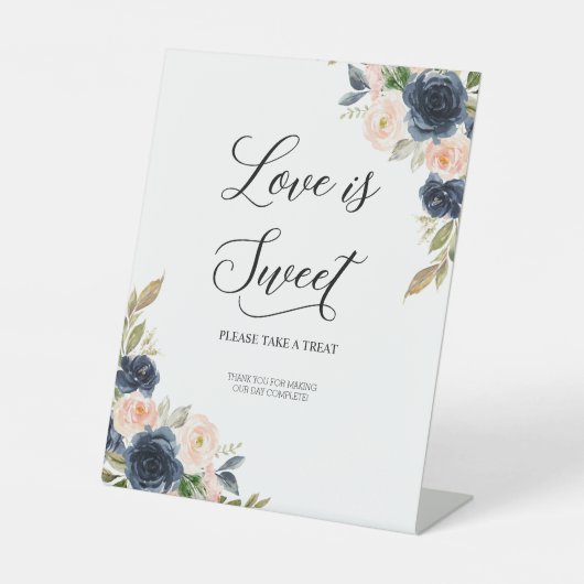 Blütenrosa Liebe ist süß Sockelschild (Vorderseite)