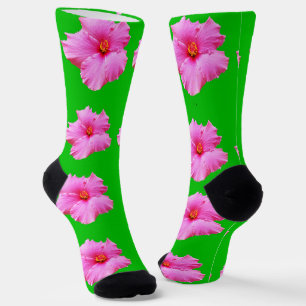 "Blütenruhe: Rosa Hibiskus auf grüner Leinwand Socken