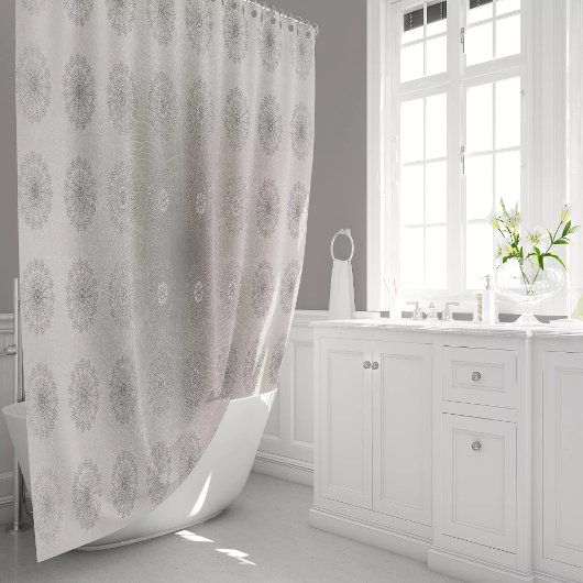 Blütentextilien am Sandstrand gemusterte Kunst Duschvorhang