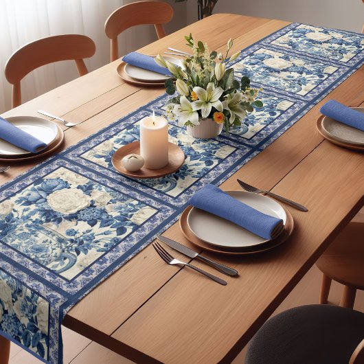 Blütenvase Blauer Chinoiserie-Toilmonogramm Kurzer Tischläufer