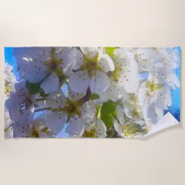Blütenzweig einer Birne Strandtuch