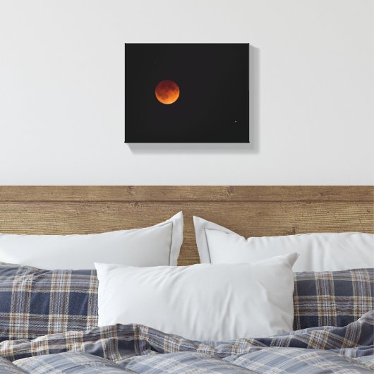 Blutmond Leinwanddruck (Insitu (Schlafzimmer))