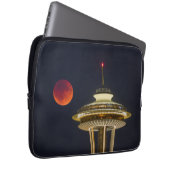 Blutmond | Space Needle Seattle Laptopschutzhülle (Vorne Rechts)