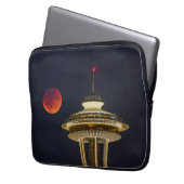 Blutmond | Space Needle Seattle Laptopschutzhülle (Vorderseite Links)
