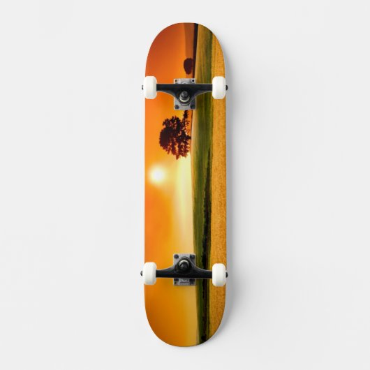 Blutroter Sonnenuntergang Skateboard (Vorderseite)