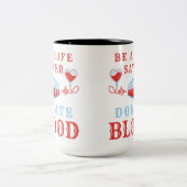Blutspender Monat Lebensretter Blut spenden Zweifarbige Tasse (Mittel)