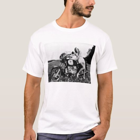 BMWモーターサイクルと美しい女性 T-Shirt (Vorderseite)