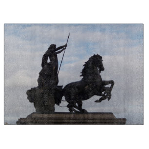 Boadicea Statue Chopping Board Schneidebrett