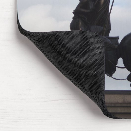 Boadicea Statue Mousepad (Ecke)