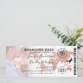 Boarding Pass Destination World Map Wedding Einladung (Stehend Vorderseite)