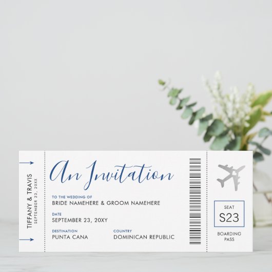 Boarding Pass Flugzeug Ticket Hochzeit in Urlaubso Einladung (Stehend Vorderseite)