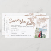 Boarding Pass Save the Date Foto Tan Weltkarte (Vorne/Hinten)