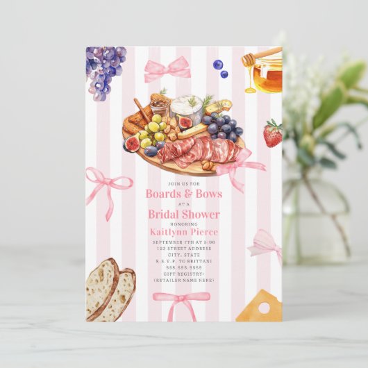 Boards & Bows Charcuterie-Brautparty Einladung (Stehend Vorderseite)