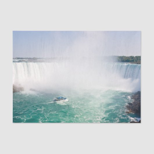 Boat and Horseshoe Falls from Niagara Falls Seidenpapier (Vorderseite)