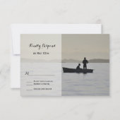 Boat & Couple Silhouette Lake Wedding RSVP Karten (Vorderseite)