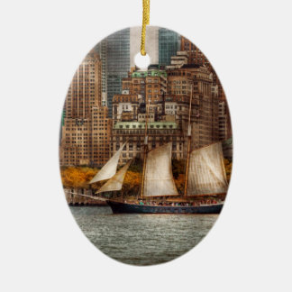Boat - Governors Island, NY - Lower Manhattan Keramikornament