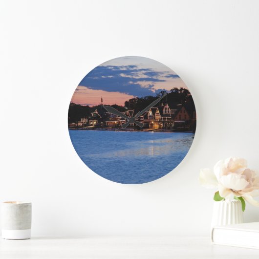 Boathouse Row dusk Große Wanduhr (Zuhause)