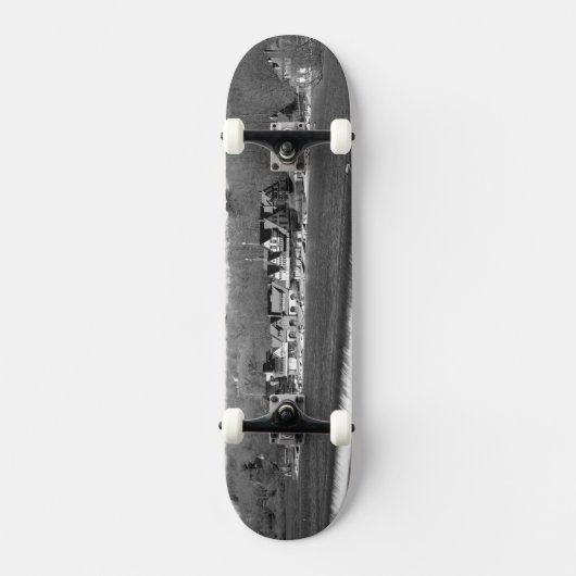 Boathouse Row winter b/w Skateboard (Vorderseite)