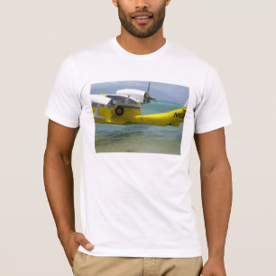 Bob, der die Oberfläche berührt T-Shirt