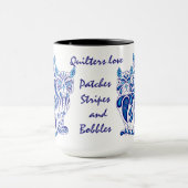 Bobbles blaue Delft-Volksflecken des Tasse (Zentrum)