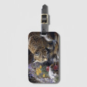 Bobcat mit Wildblumen Landschaftlich Art Gepäckanhänger (Vorderseite Vertikal)