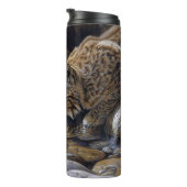 Bobcat mit Wildblumen Landschaftlich Art Thermosbecher (Nach rechts gedreht)
