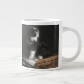 Bobtail Welpenportrait im Studio Jumbo-Tasse (Rechts)