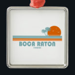Boca Raton Florida Sun Palm Trees Ornament Aus Metall<br><div class="desc">Das zwischen West Palm Beach und Miami gelegene Boca Raton Florida verfügt über 3 km Strand unter dem Schutz von Rettungsschwimmern. Zu den unvermeidlichen Stränden zählen der South Inlet Park (ein nur selten besuchter Angelort) und der 15 Hektar große Red Reef Park, der ausgezeichnete Bedingungen für das Schwimmen, Schnorcheln und...</div>