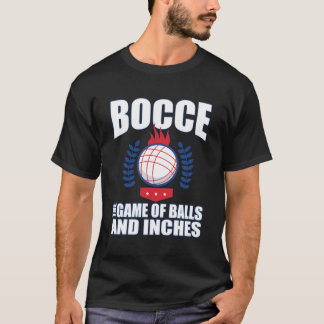 Bocce Ball Spieler verschenken das Spiel Balls und T-Shirt