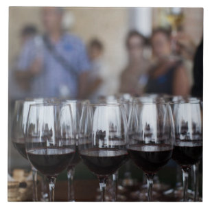 Bodega Marques de Riscal Weingut, Weinprobe Fliese