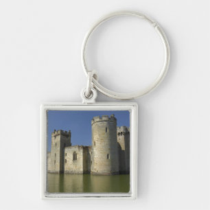 Bodiam Castle (1385), reflektiert im Burggraben, O Schlüsselanhänger