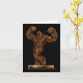 Body Builder Bigfoot Pose auf einer Bühne - Gym He Karte (Gelbe Blume)