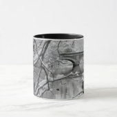 Bogen-Brücke über gefrorenem Fluss im Winter Tasse (Zentrum)