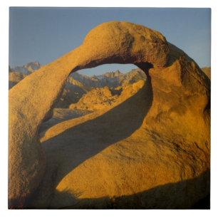 Bogen in Alabama Hills Eastern Sierras nahe Lone Fliese