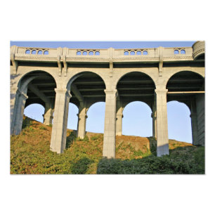 Bogenförmige Stützen der Patterson Memorial Bridge Fotodruck