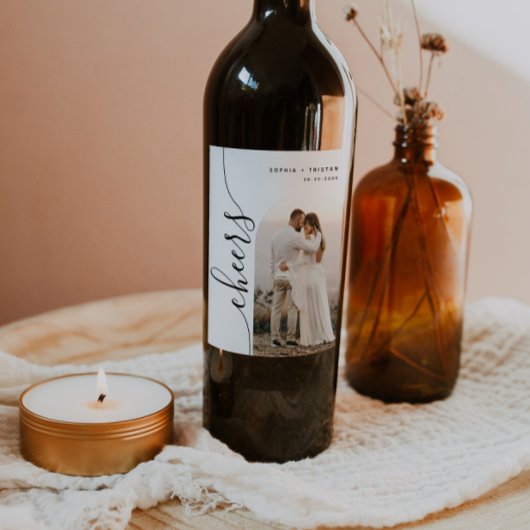 Bogenhochzeit für vertikales Skript-Foto Weinetikett