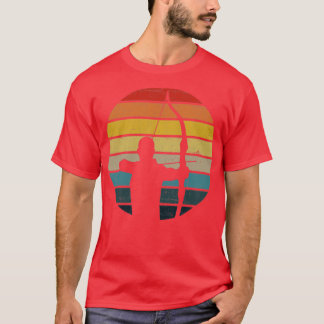 Bogenschießen-Silhouette auf einem gestörten Retro T-Shirt