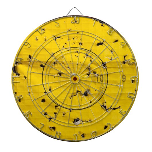 Bogenschießenziel nah oben mit vielen Pfeillöchern Dartscheibe (vorne)