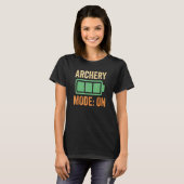 Bogenschießmodus auf Batterie-Design T-Shirt (Vorne ganz)
