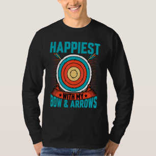 Bogenschütze Glücklichsten mit meinem Bogen und T-Shirt
