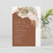 Bohemisch Terracotta Floral Feathers Brautparty Einladung (Stehend Vorderseite)